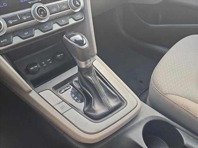 Used 2020 Hyundai Elantra SEL FWD image 11
