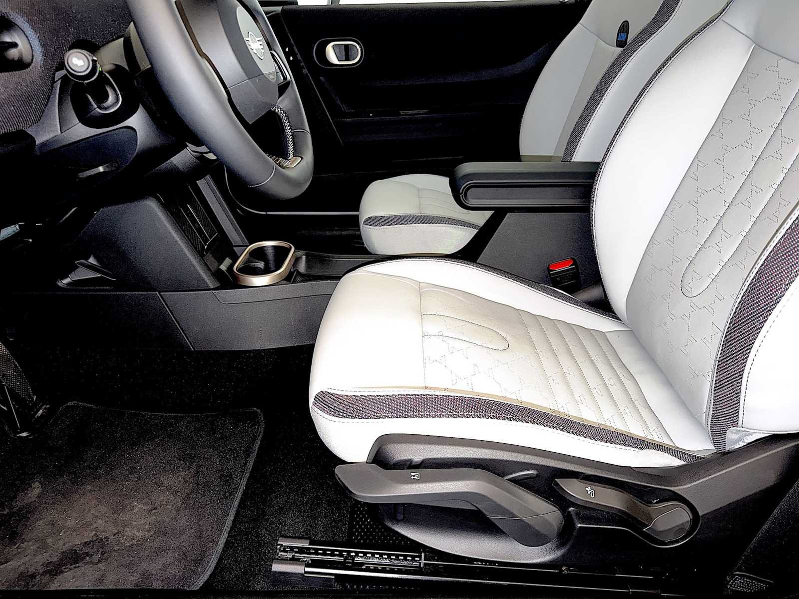 Used 2025 MINI Cooper S FWD image 10