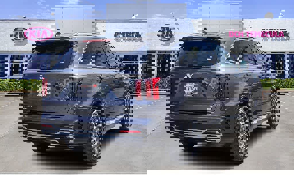 Certified 2024 Kia Sorento EX image 4