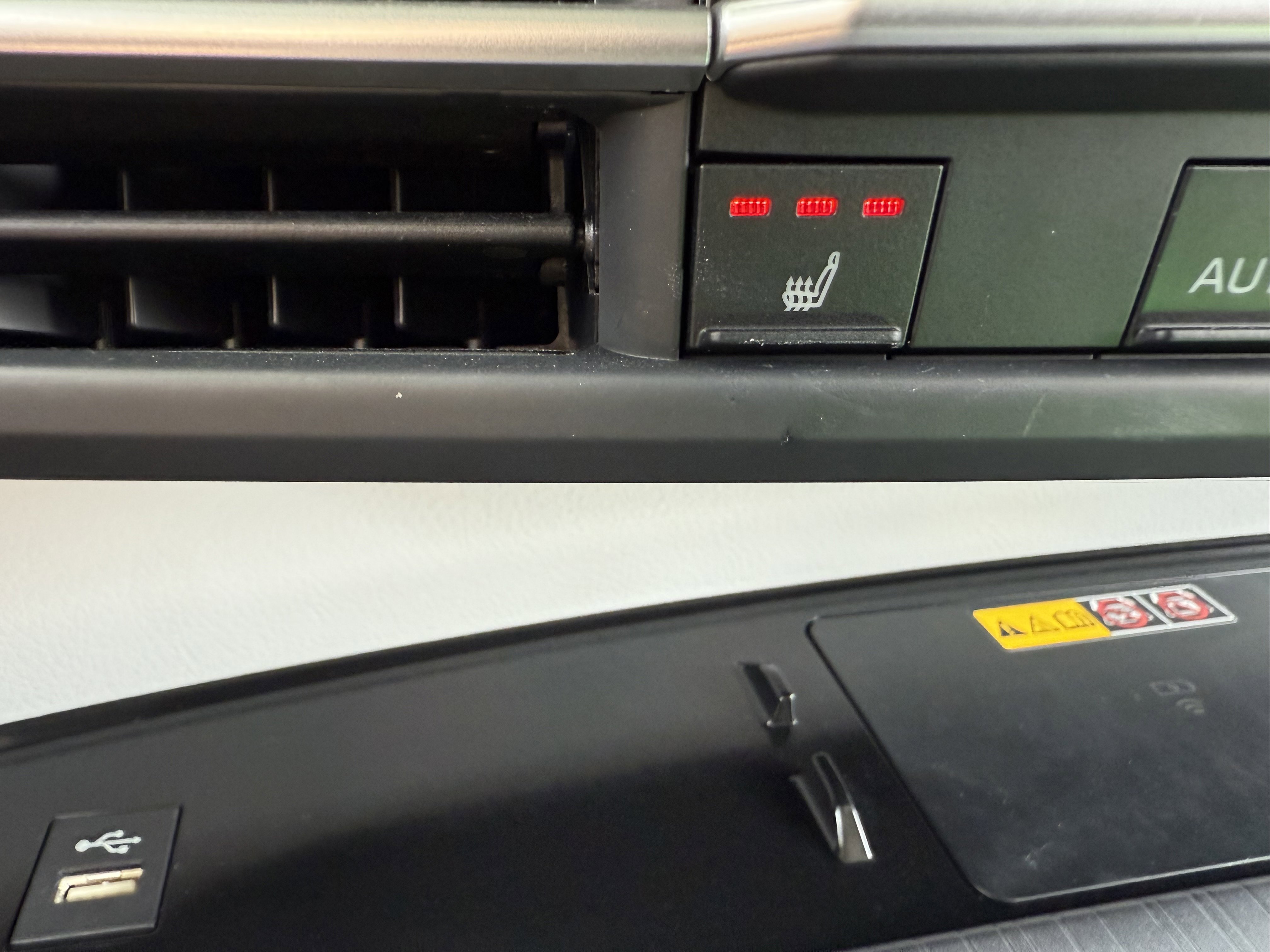 Certified 2025 Toyota Sienna XLE w/ XLE Plus Package image 16