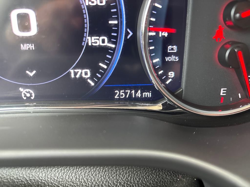 Used 2022 GMC Acadia SLT w/ Elevation Edition image 17