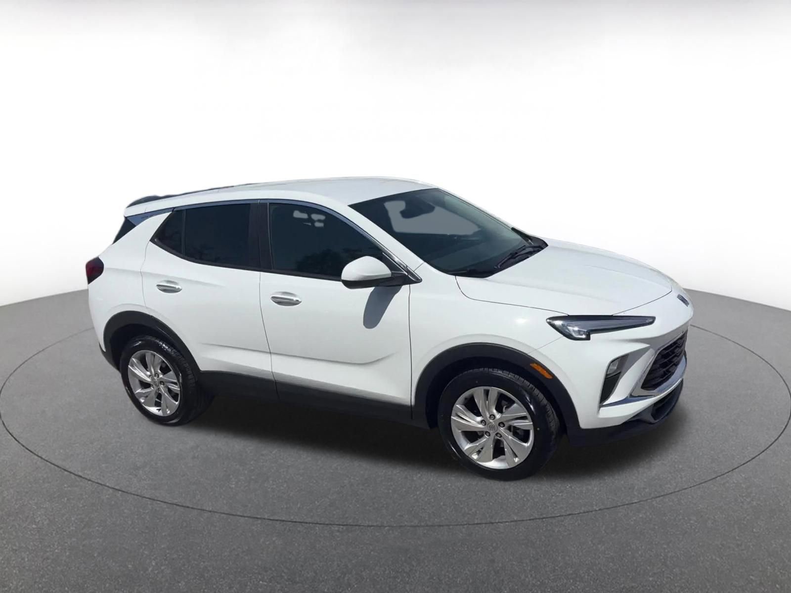 Used 2025 Buick Encore GX Preferred FWD image 2