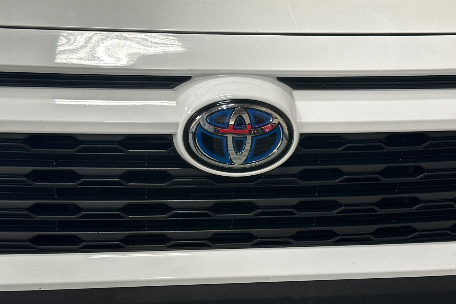 Used 2022 Toyota RAV4 LE image 43