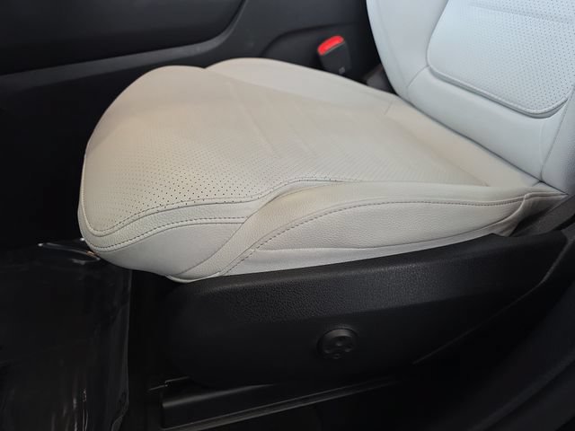 Used 2023 Mercedes-Benz GLC 300 4MATIC image 26
