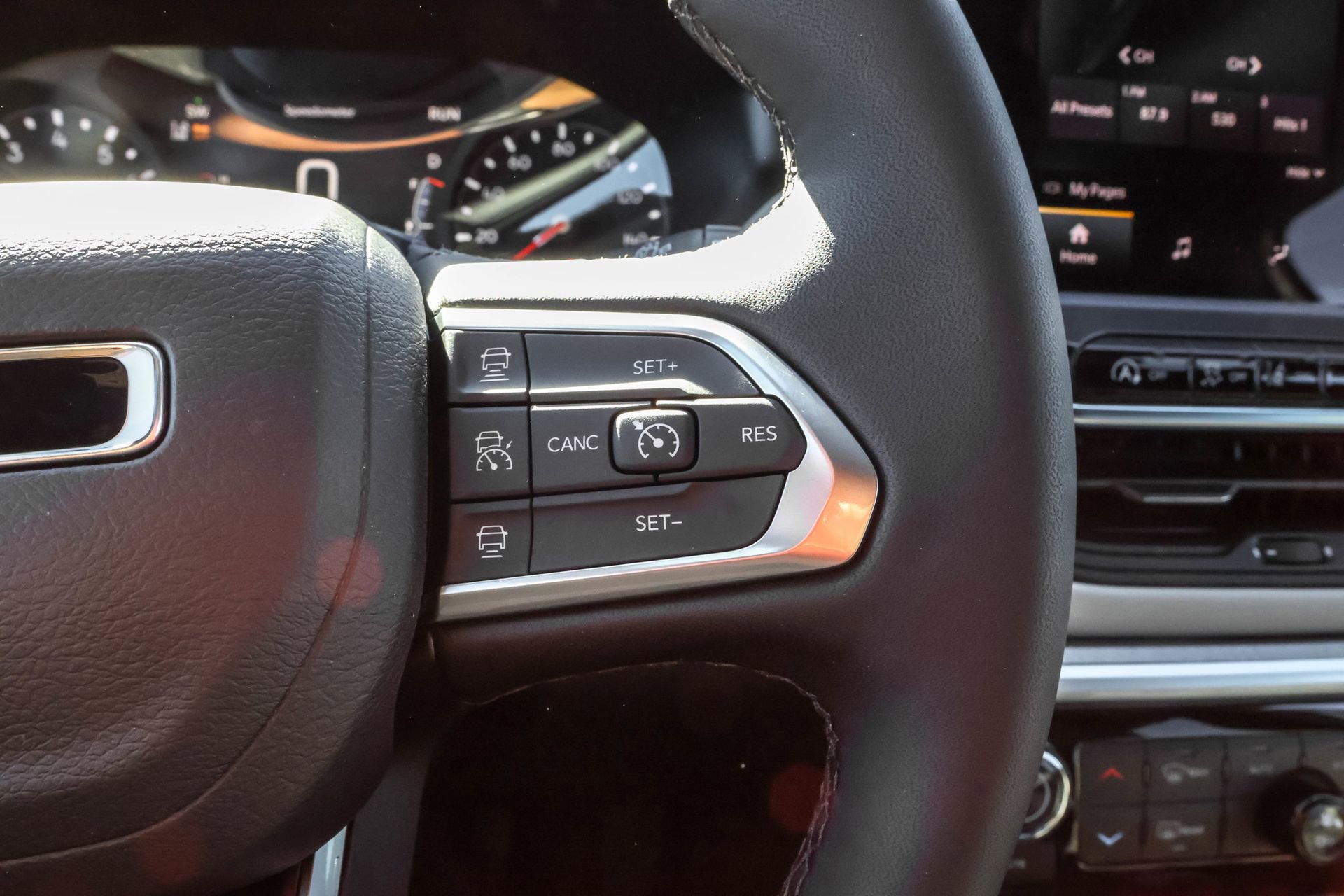 New 2026 Jeep Compass Limited image 25