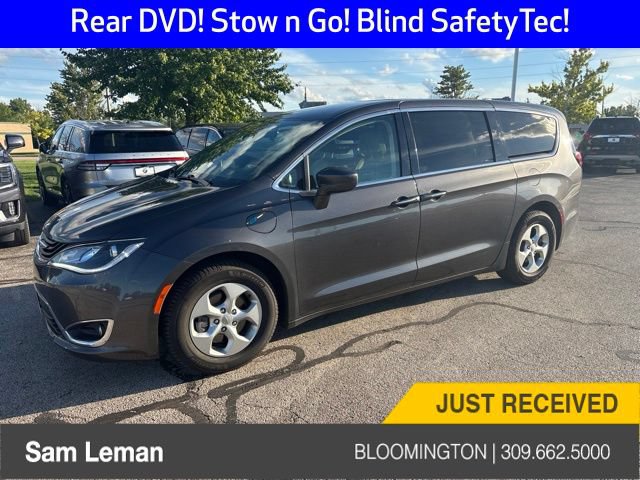 Used 2018 Chrysler Pacifica Touring Plus FWD image 1