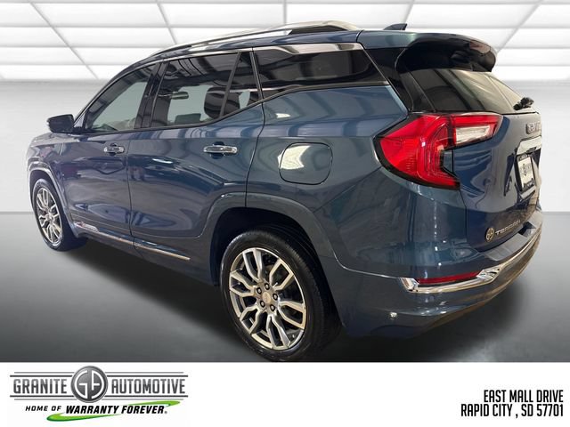 Used 2024 GMC Terrain Denali w/ Denali Premium Package AWD/4WD image 4