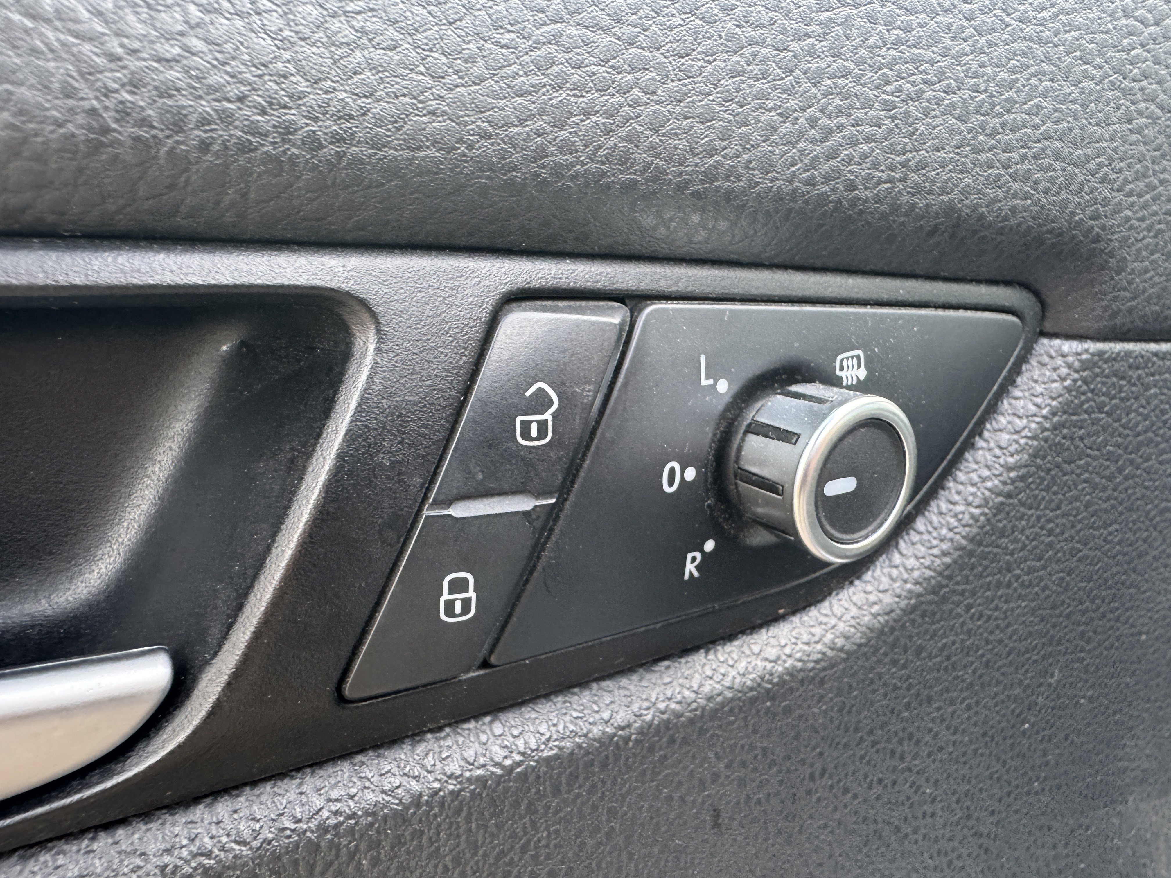 Used 2014 Volkswagen Passat TDI SEL Premium image 10