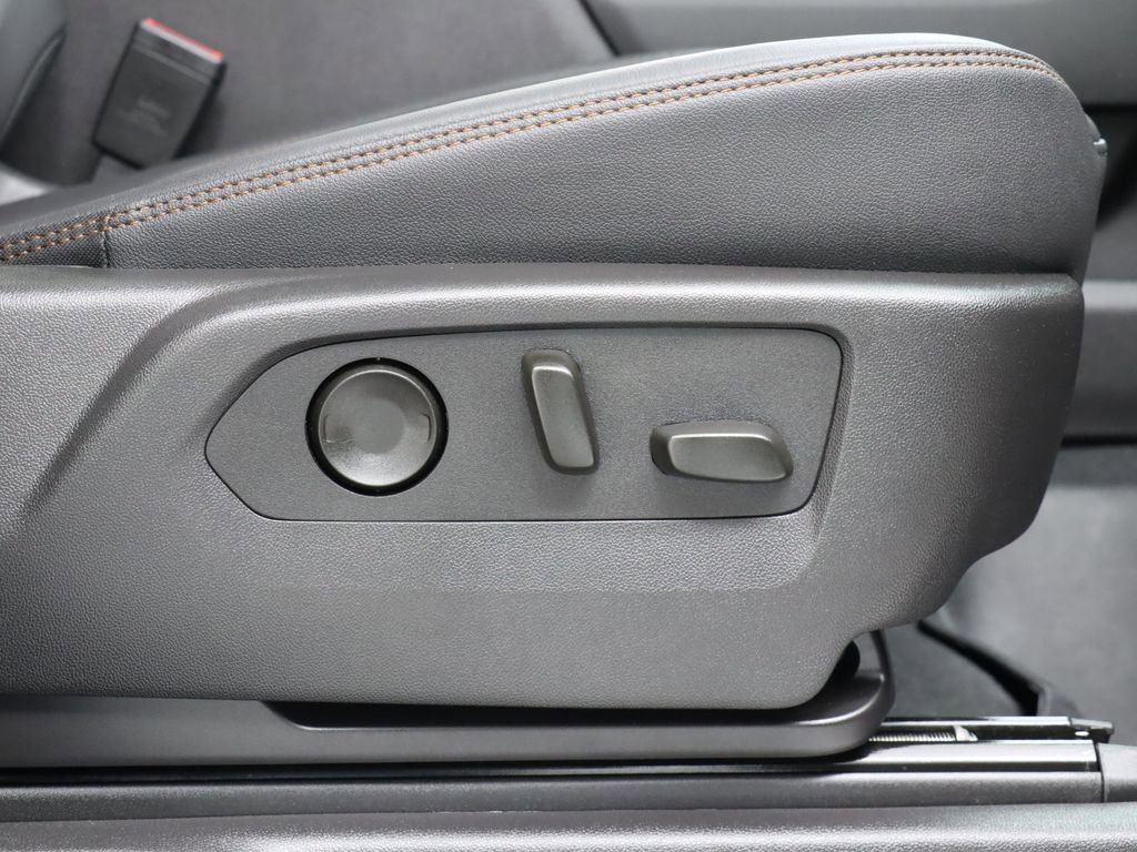 Used 2025 GMC Sierra 1500 AT4 w/ AT4 Premium Package image 39