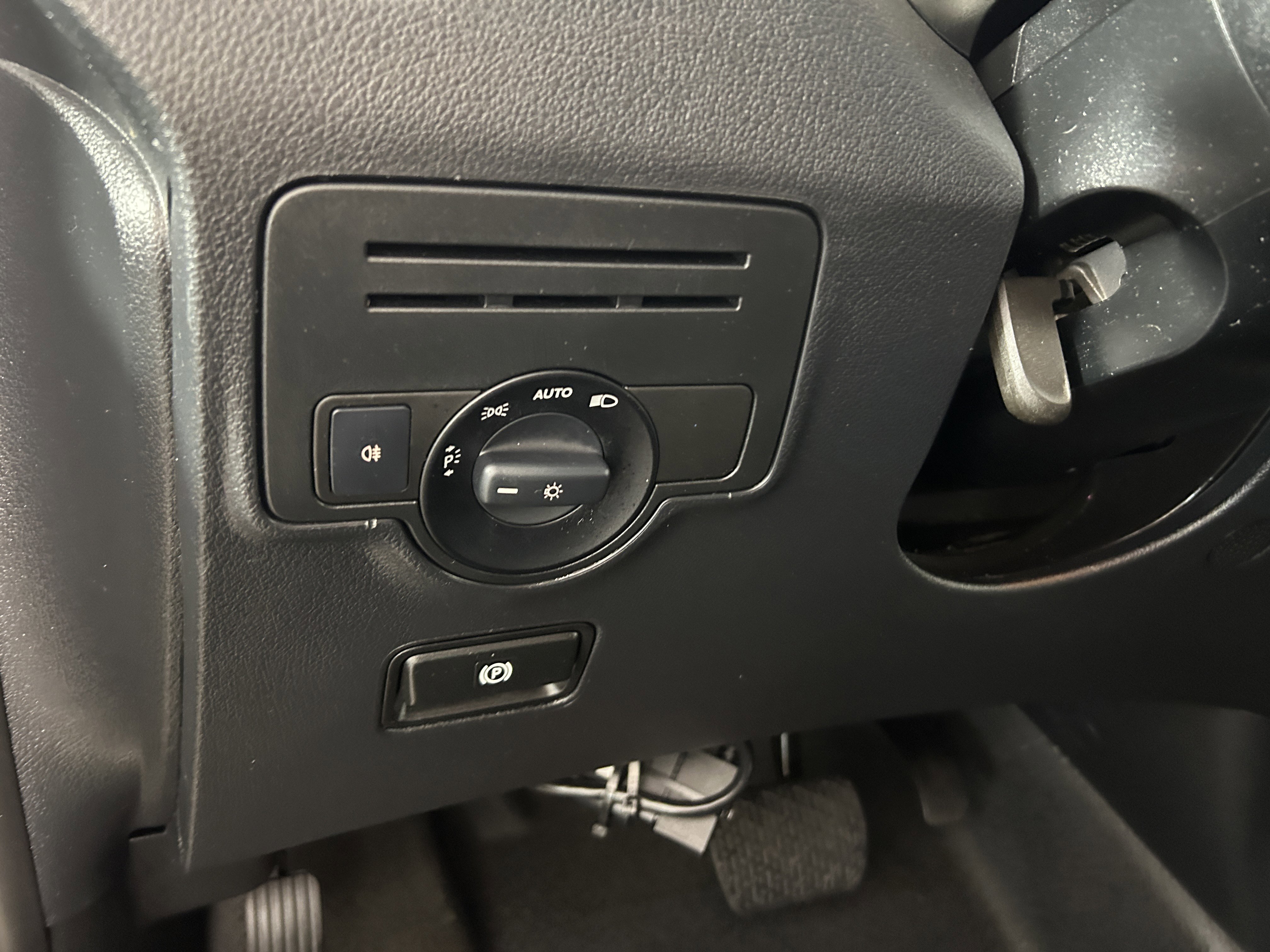 Used 2019 Mercedes-Benz Metris image 16