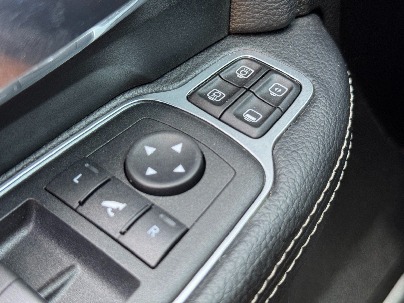 Used 2024 RAM 3500 Laramie w/ Night Edition AWD/4WD image 19