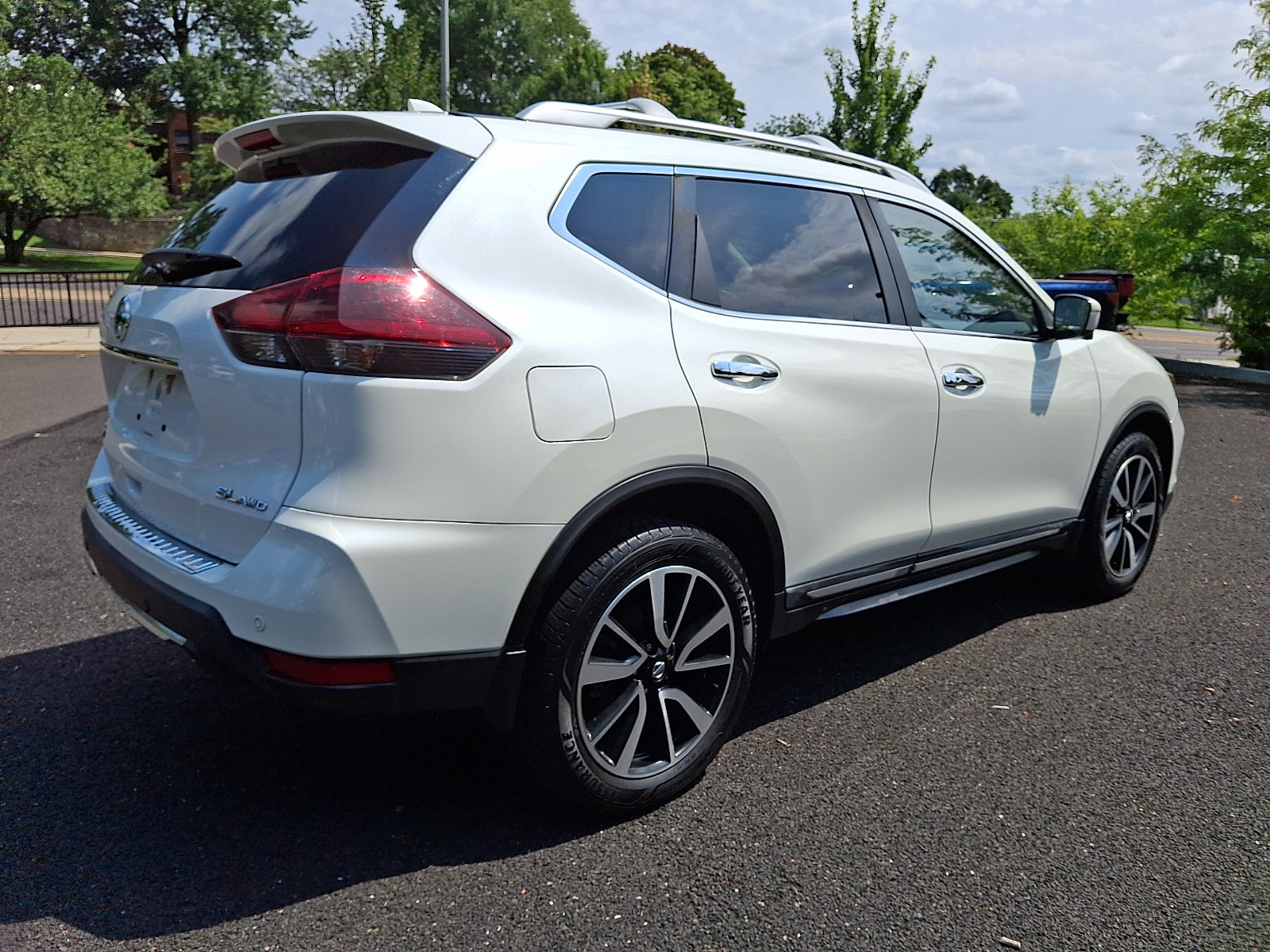 Used 2020 Nissan Rogue SL AWD/4WD image 6