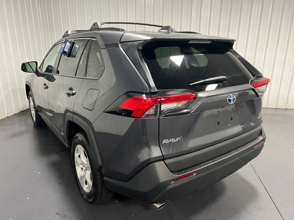 Used 2020 Toyota RAV4 LE image 18
