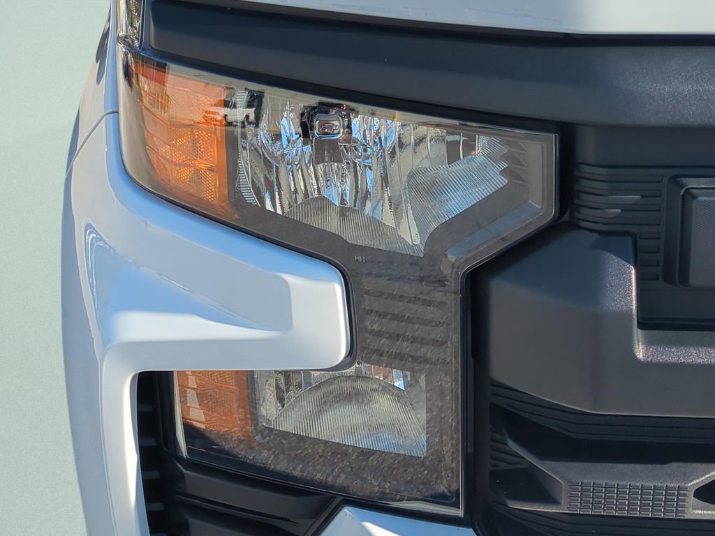 Used 2025 Chevrolet Silverado 1500 Custom image 9