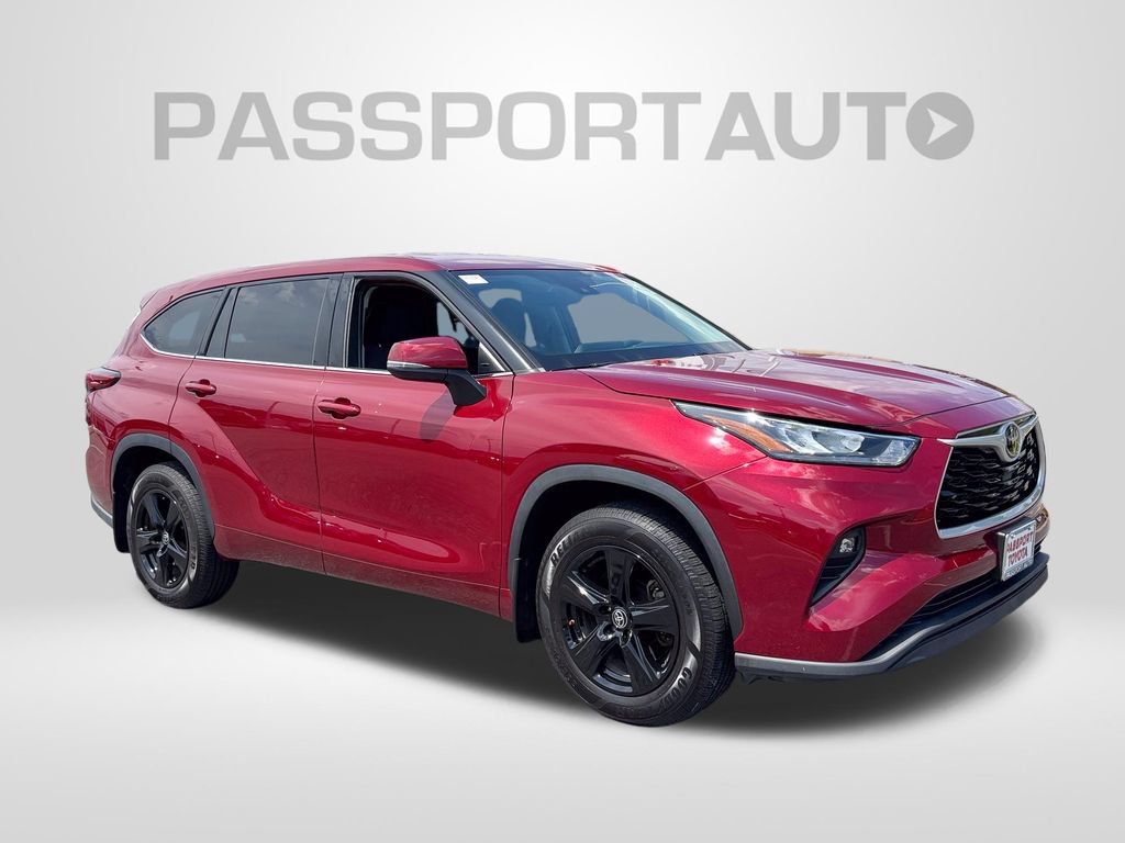 Used 2020 Toyota Highlander LE AWD/4WD image 11