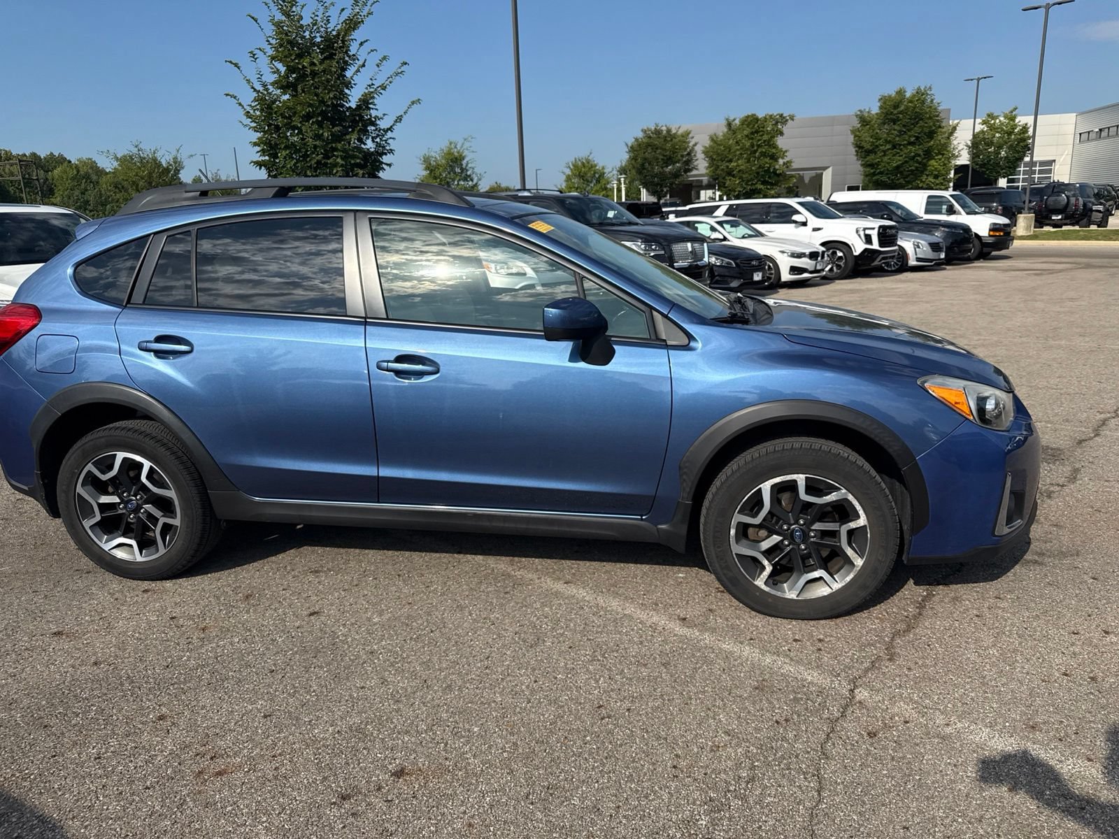 Used 2016 Subaru Crosstrek 2.0i Premium w/ Moonroof Package AWD/4WD image 4