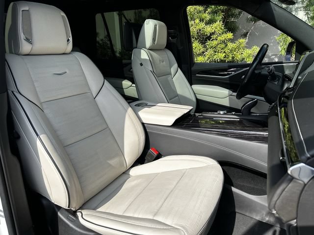Used 2021 Cadillac Escalade Sport AWD/4WD image 32