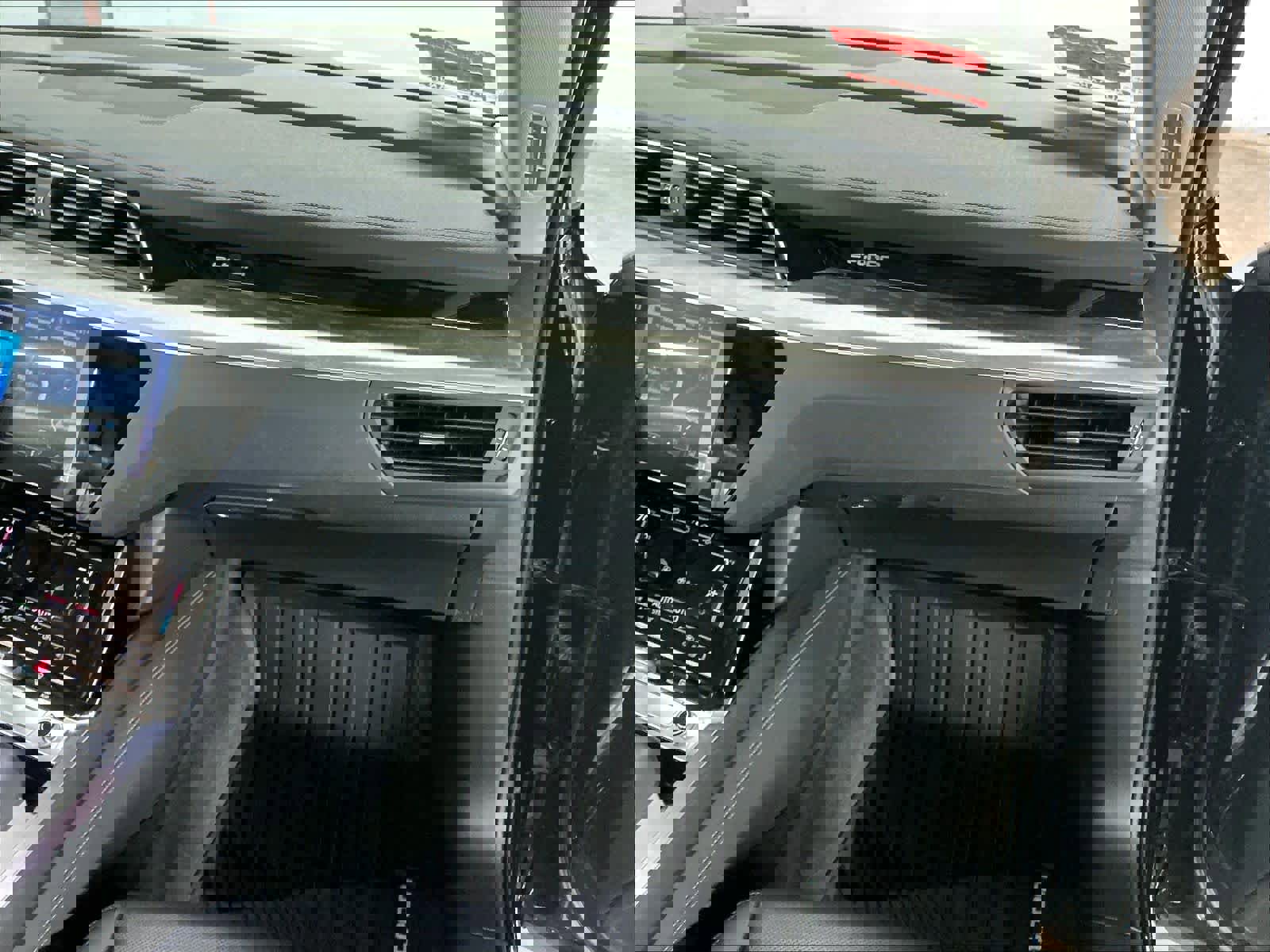 Certified 2024 Audi Q8 e-tron Premium Plus w/ Premium Plus Package AWD/4WD image 17