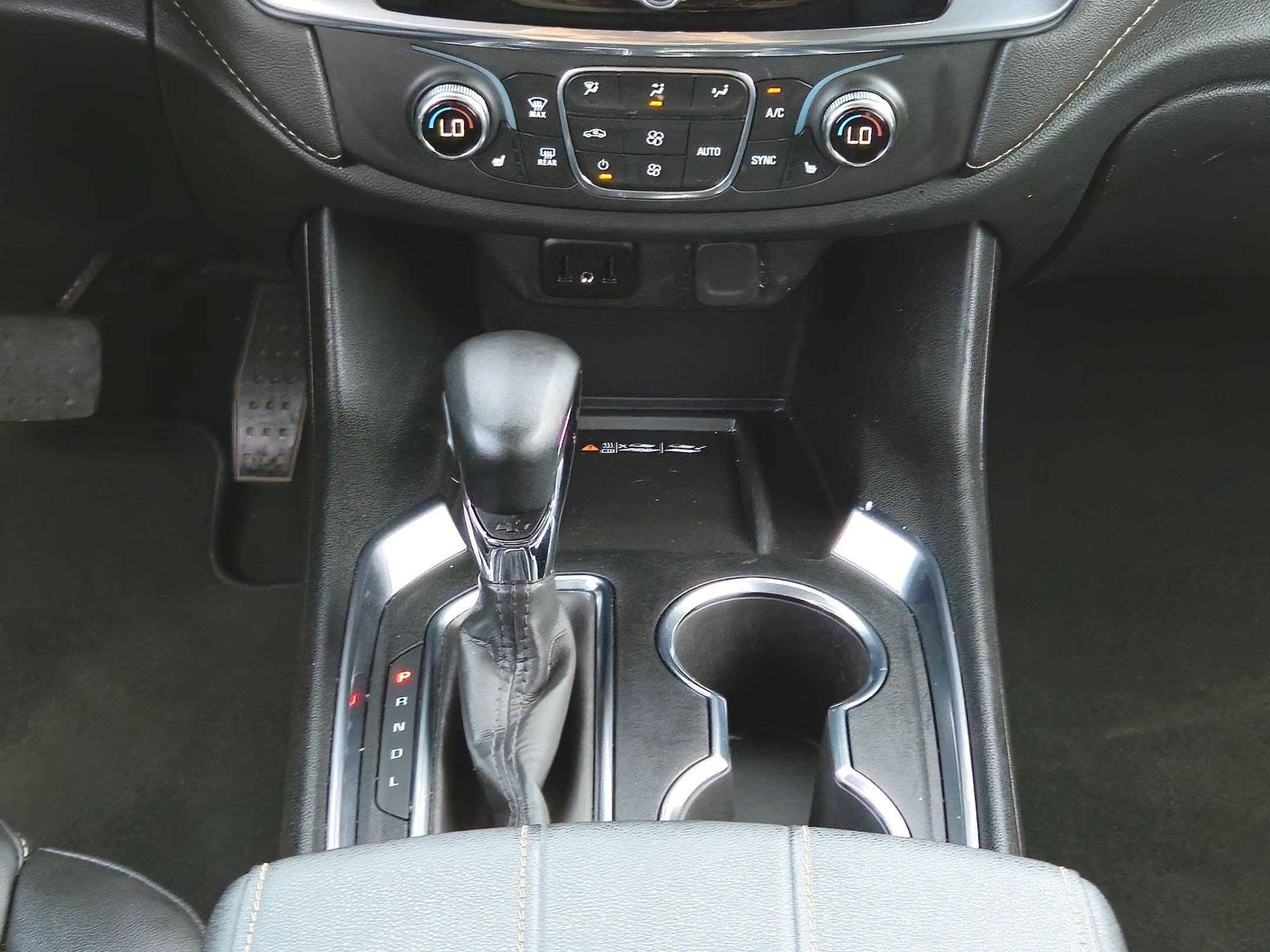 Used 2023 Chevrolet Traverse LT image 16