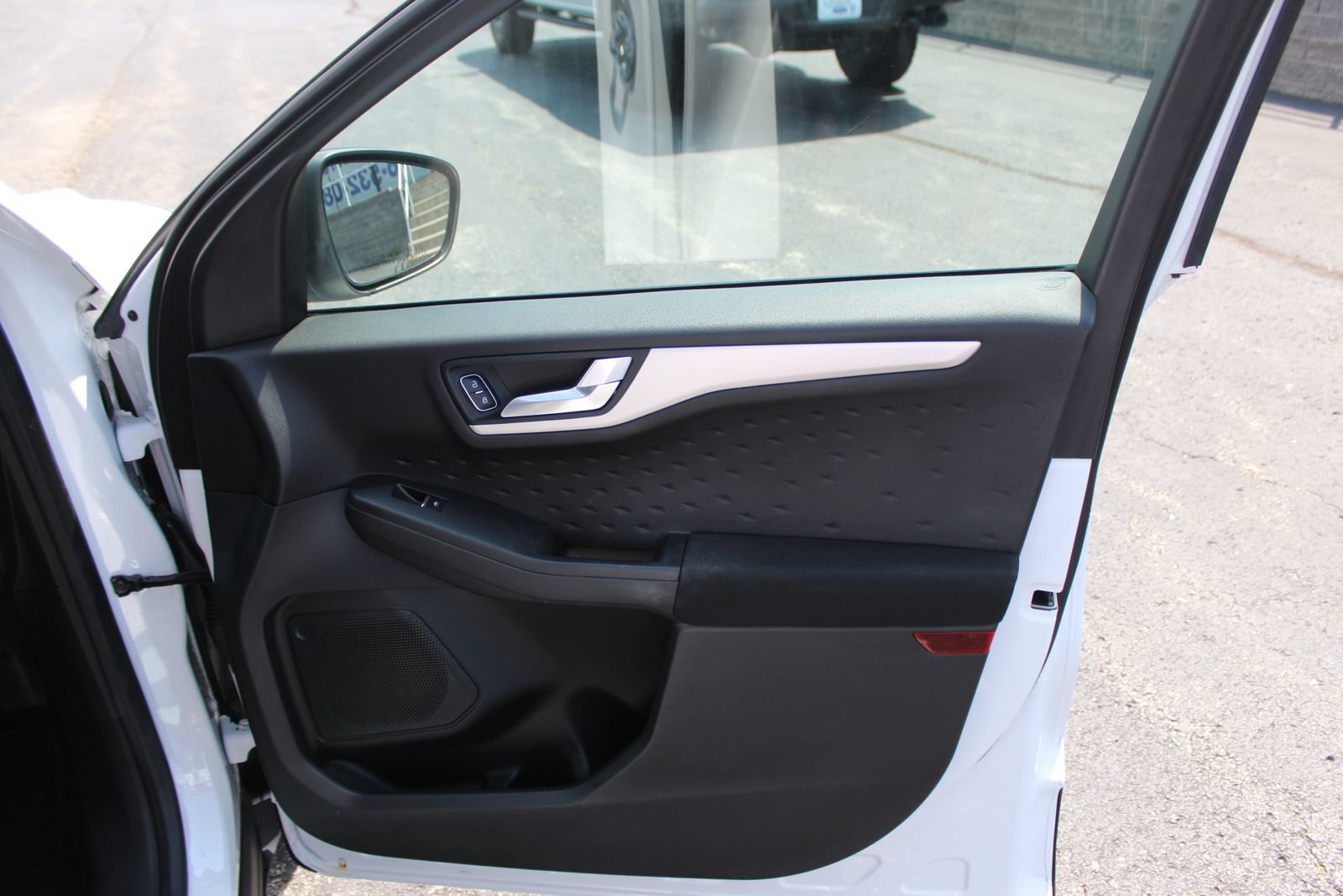 Used 2020 Ford Escape SE Sport FWD image 12