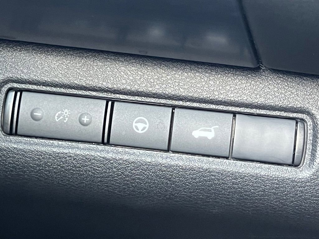Certified 2025 Nissan Pathfinder SL FWD image 25