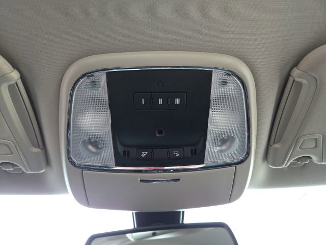 Used 2021 Chrysler 300 Touring L image 11