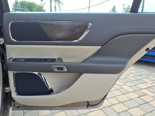Used 2018 Lincoln Continental Premiere FWD image 25