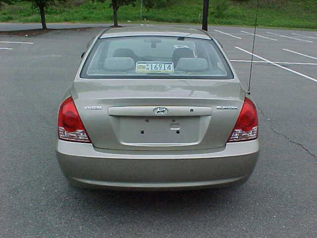 Used 2005 Hyundai Elantra GLS image 8