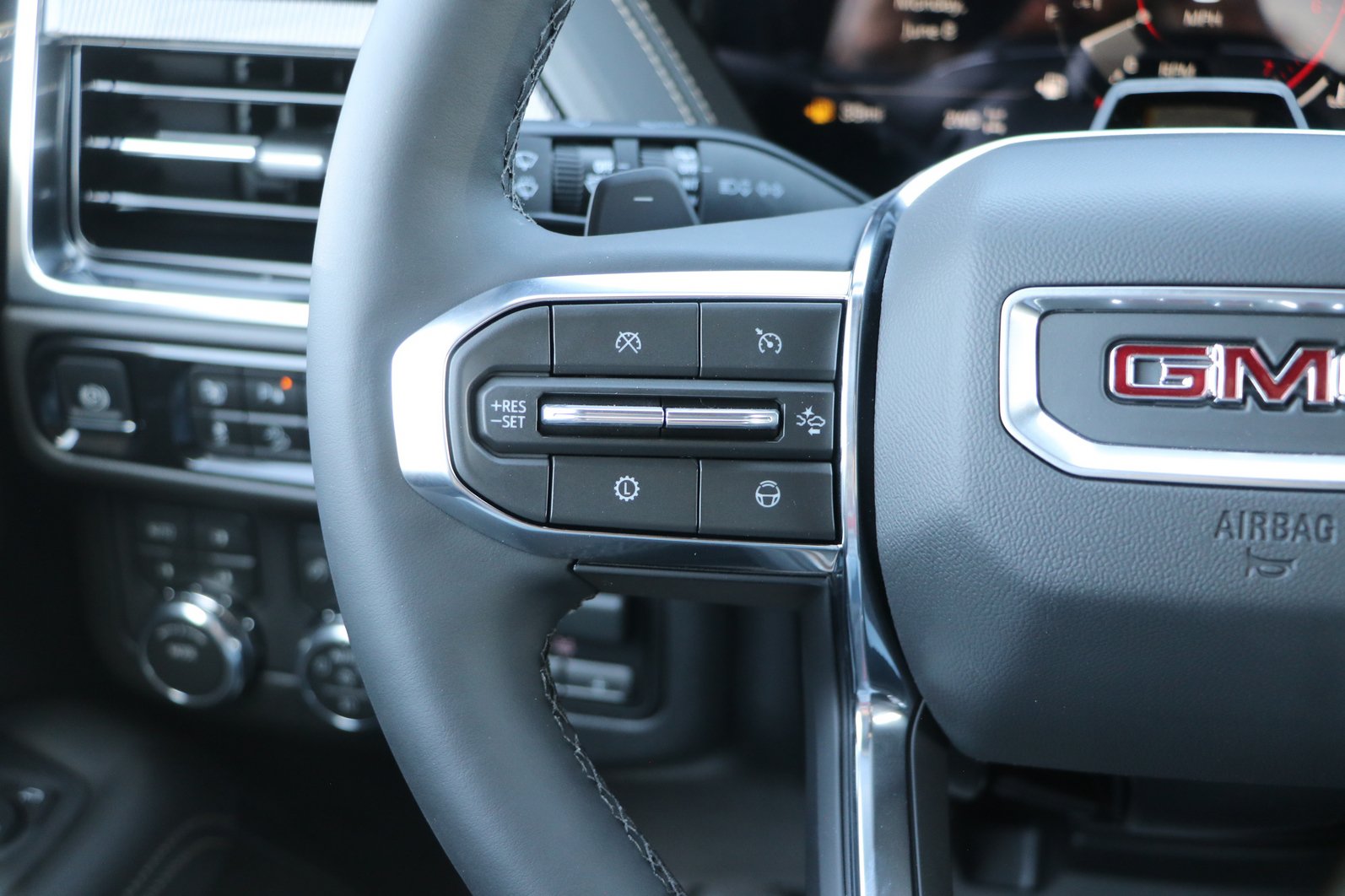 New 2026 GMC Yukon XL Elevation w/ Elevation Premium Package AWD/4WD image 18