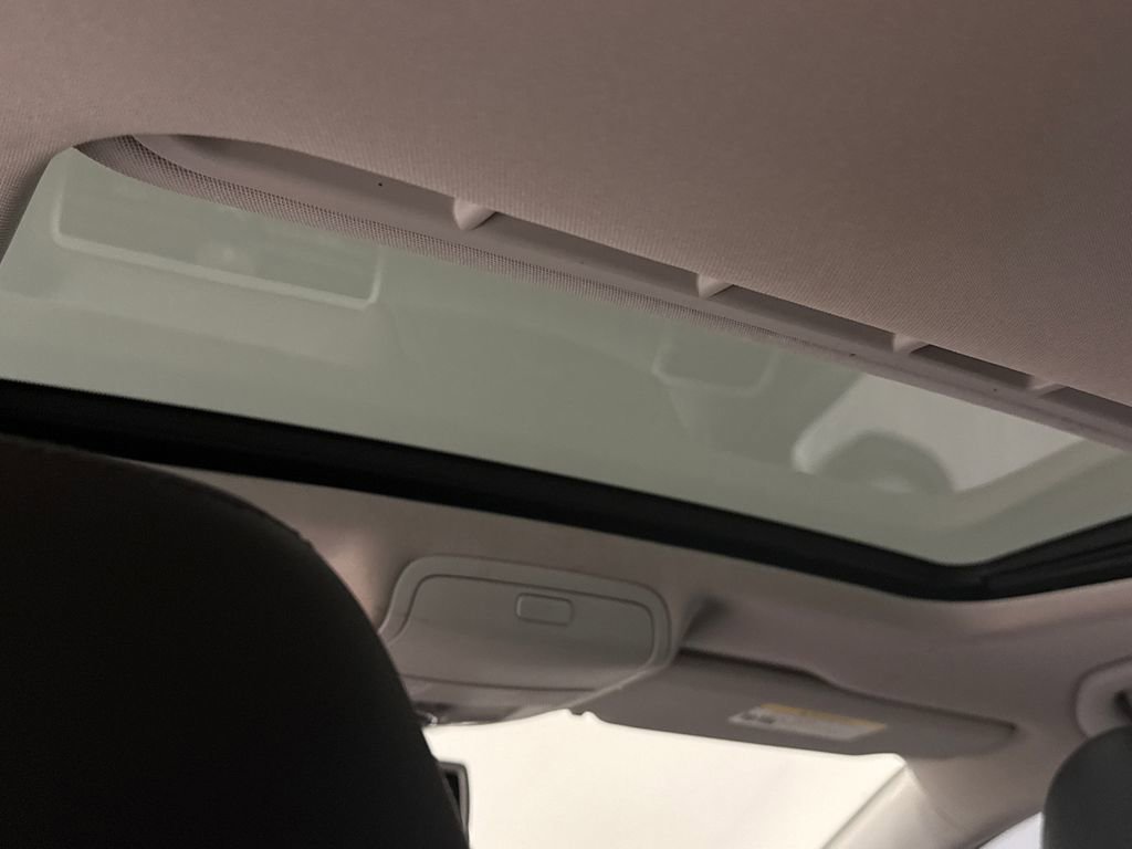 Used 2012 Volkswagen Passat 2.5 SEL image 12