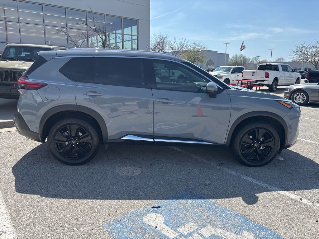 Used 2022 Nissan Rogue SL w/ SL Premium Package image 32
