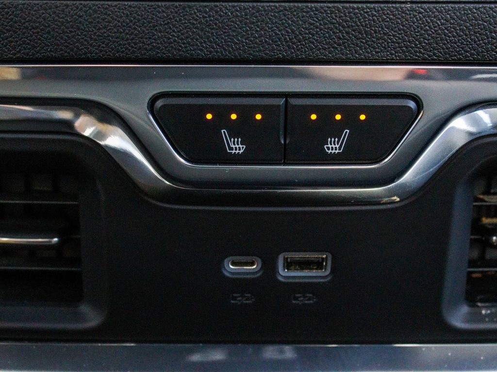 Used 2022 Chevrolet Silverado 1500 High Country w/ High Country Premium Package AWD/4WD image 34