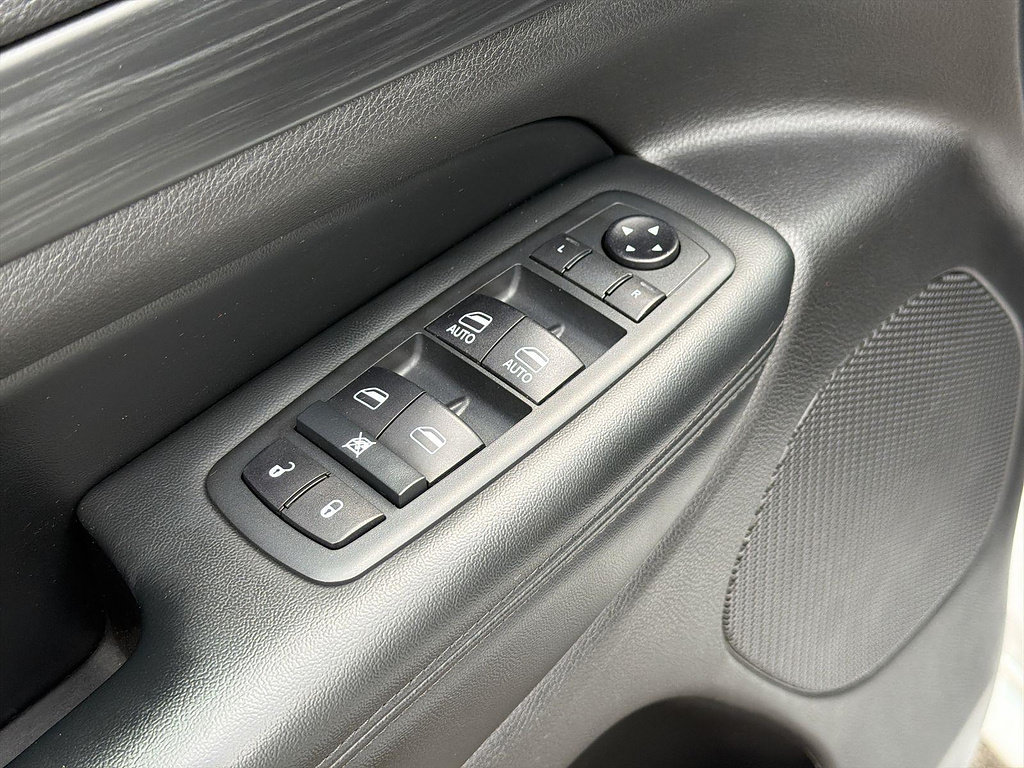 Used 2021 Jeep Grand Cherokee Laredo X AWD/4WD image 22