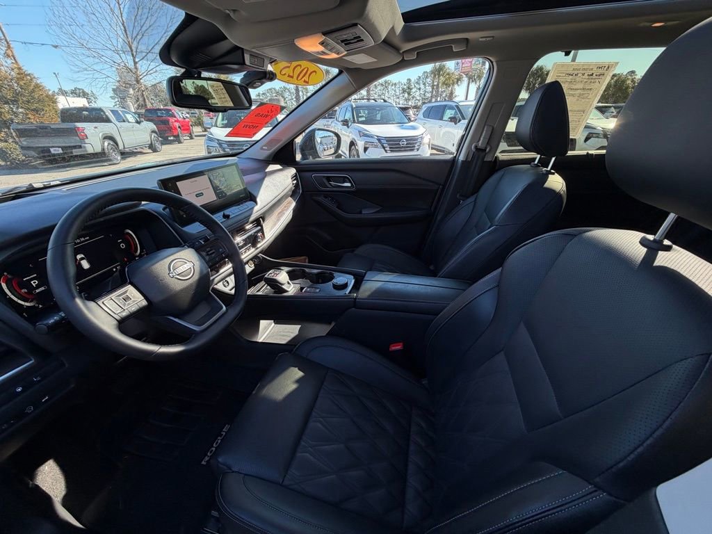 Certified 2025 Nissan Rogue Platinum w/ Platinum Premium Package image 12