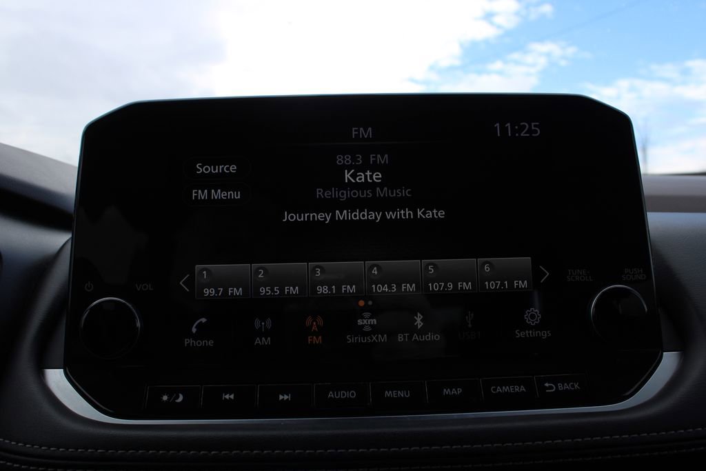 Used 2022 Nissan Rogue Platinum w/ Head-Up Display Package image 15