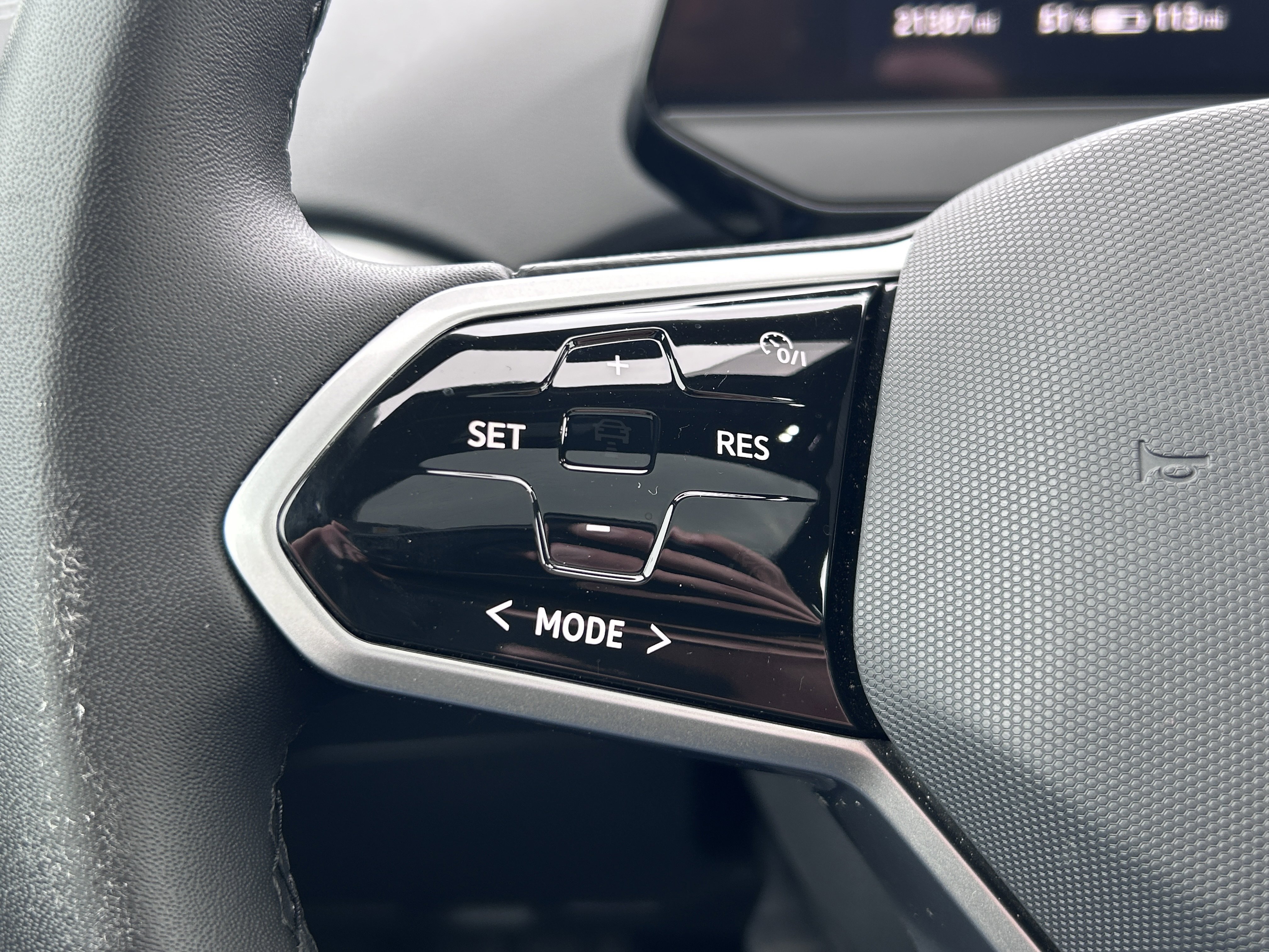 Used 2023 Volkswagen ID.4 Pro S Plus image 18