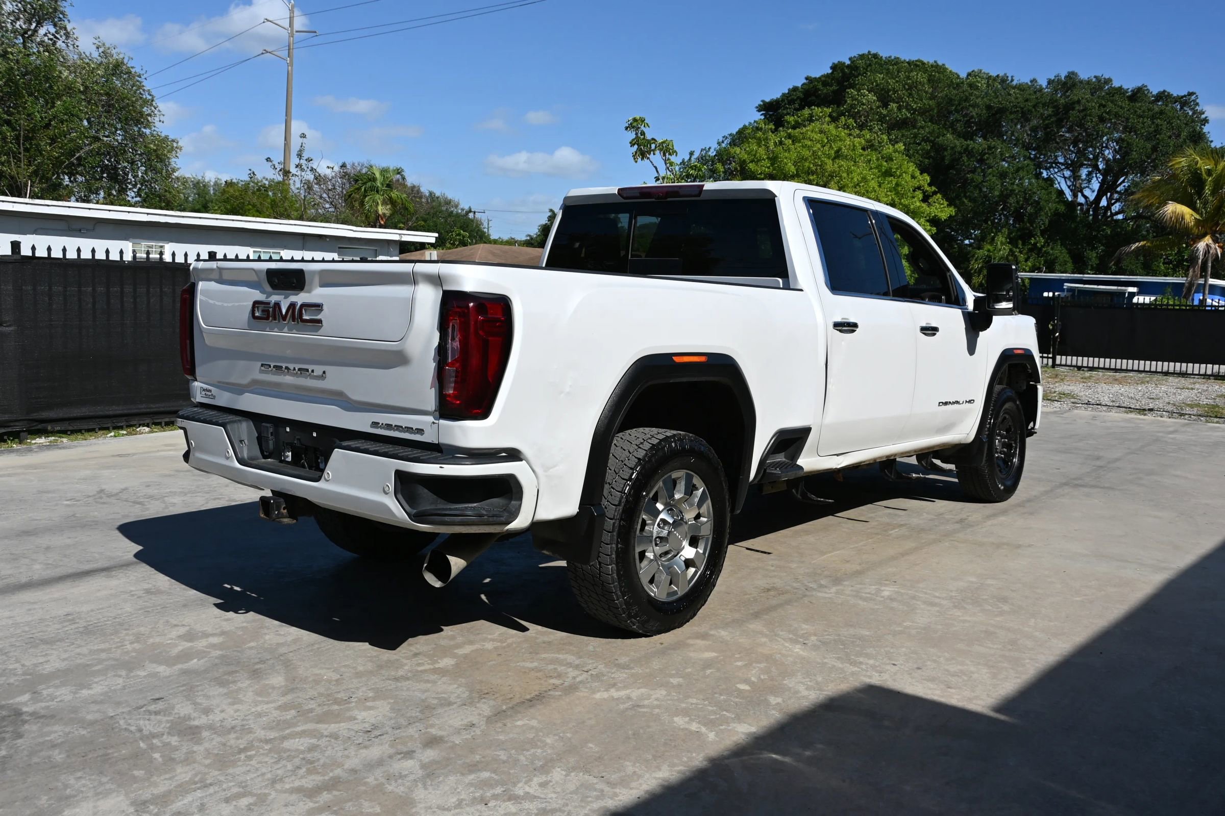 Used 2023 GMC Sierra 2500 Denali w/ Denali Ultimate Package AWD/4WD image 3