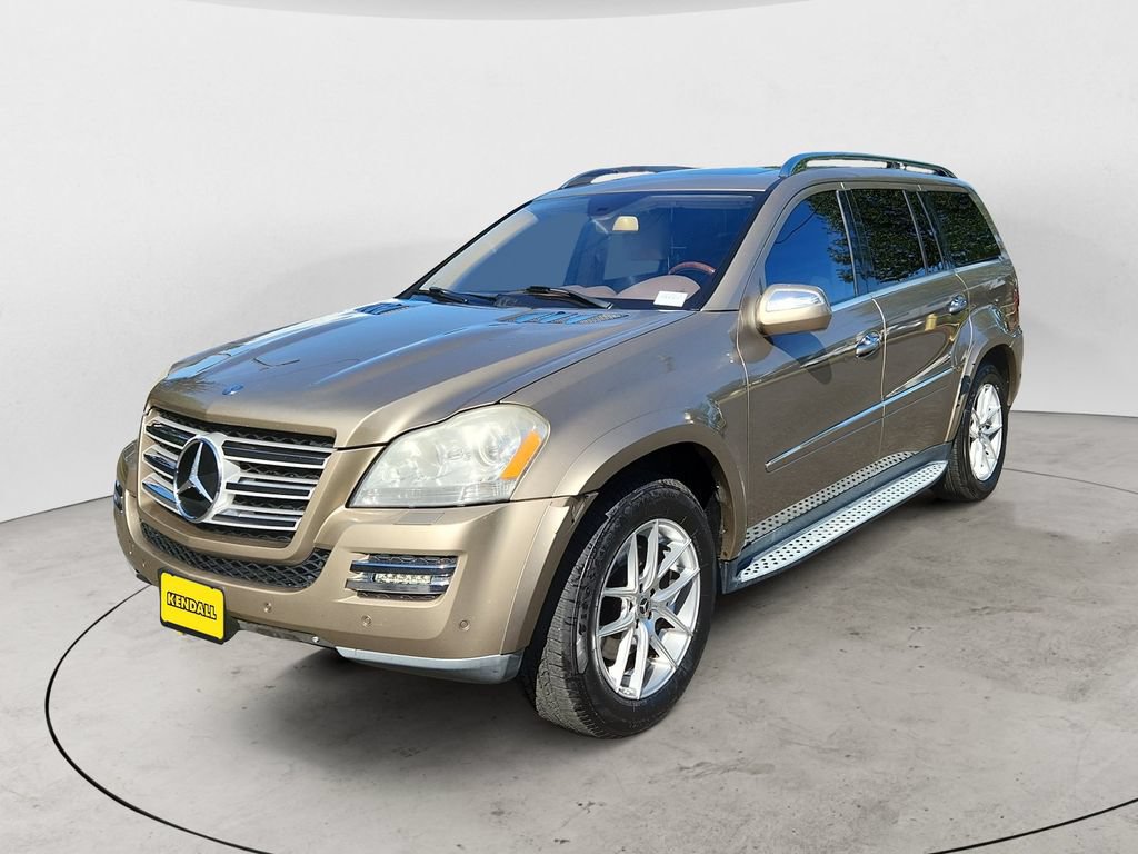 Used 2010 Mercedes-Benz GL 550 4MATIC image 1