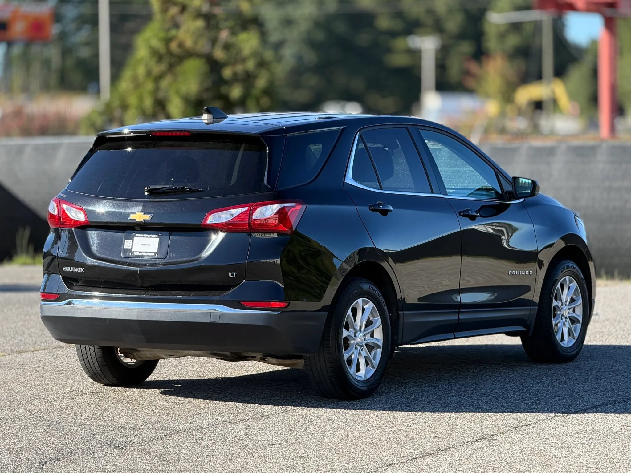 Used 2018 Chevrolet Equinox LT FWD image 9