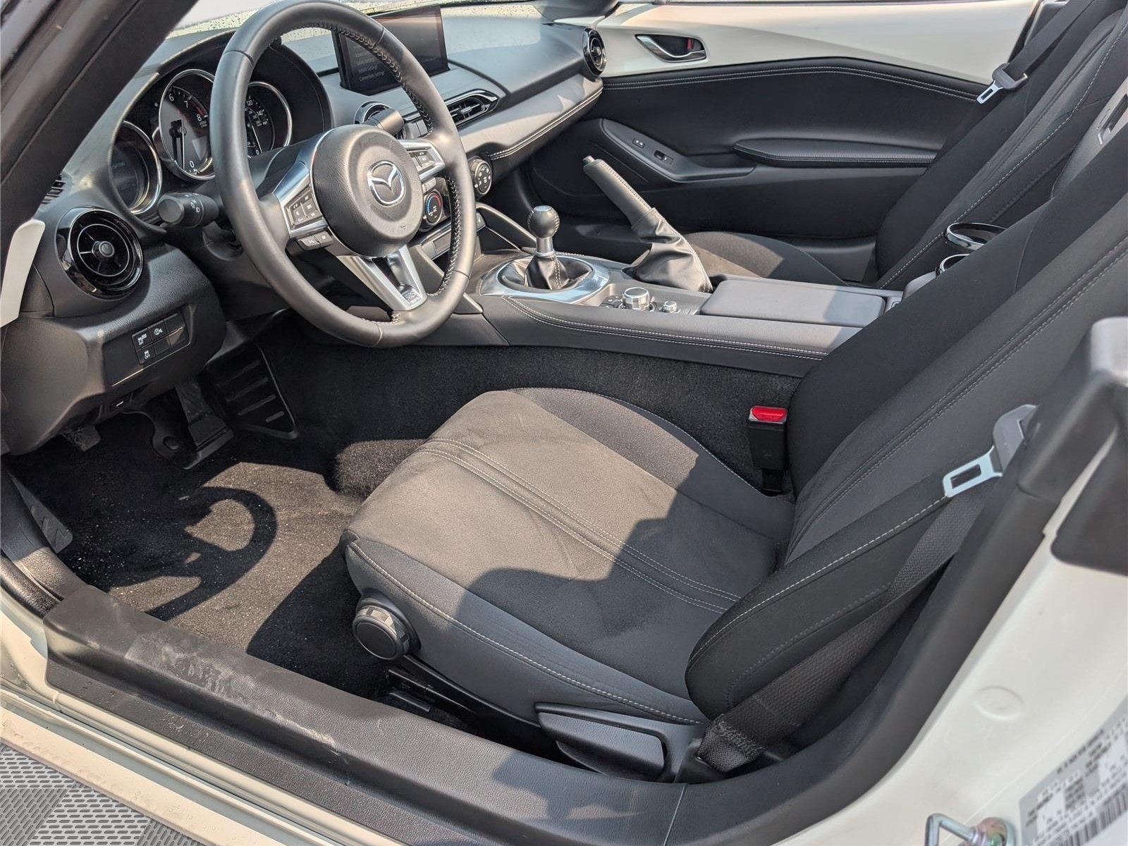 Used 2025 MAZDA MX-5 Miata Club RWD image 14