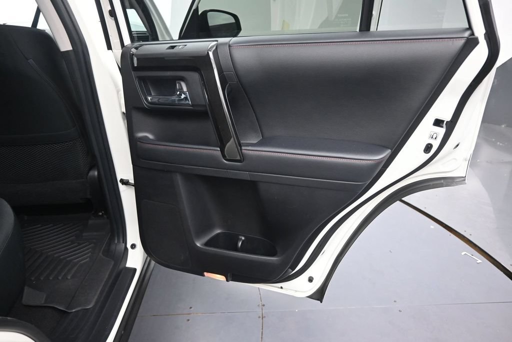 Used 2021 Toyota 4Runner TRD Off-Road AWD/4WD image 19