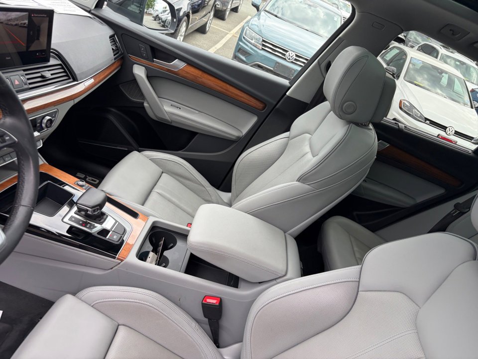 Used 2023 Audi Q5 e Premium Plus w/ Premium Plus Package AWD/4WD image 31