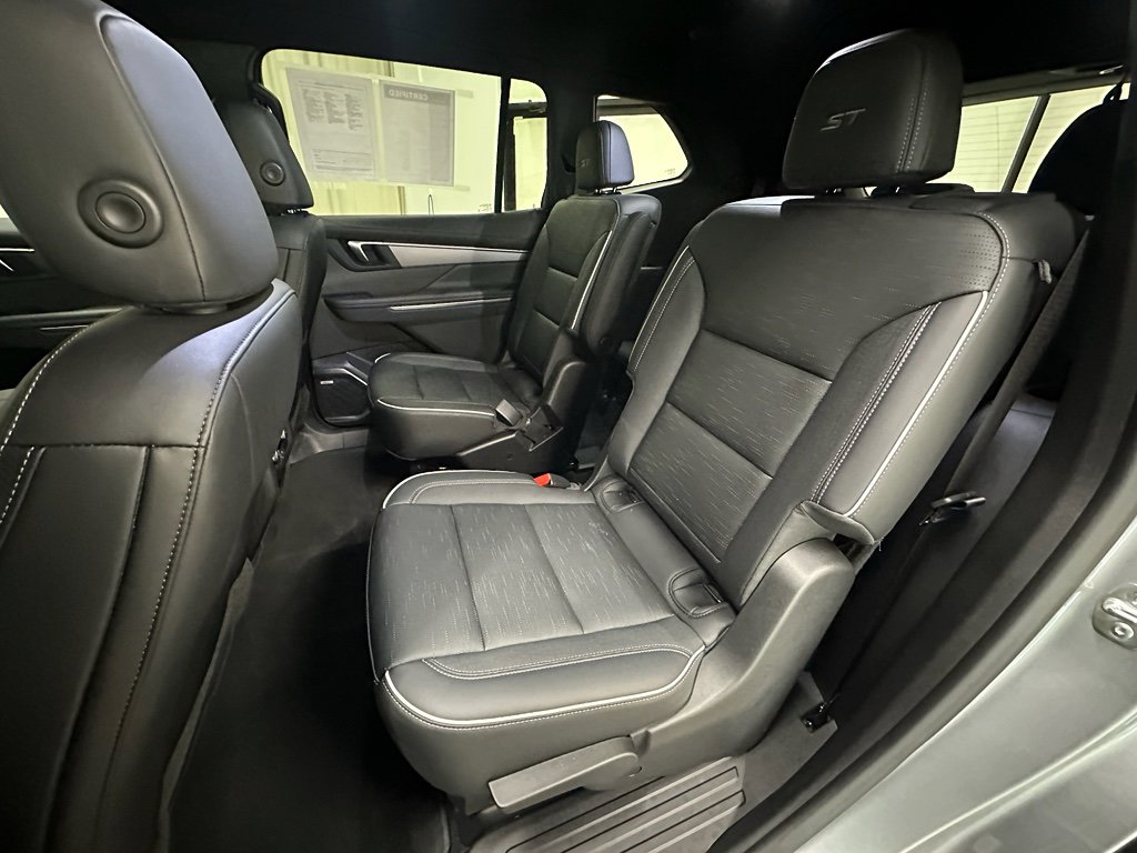 Certified 2025 Buick Enclave Sport Touring image 26