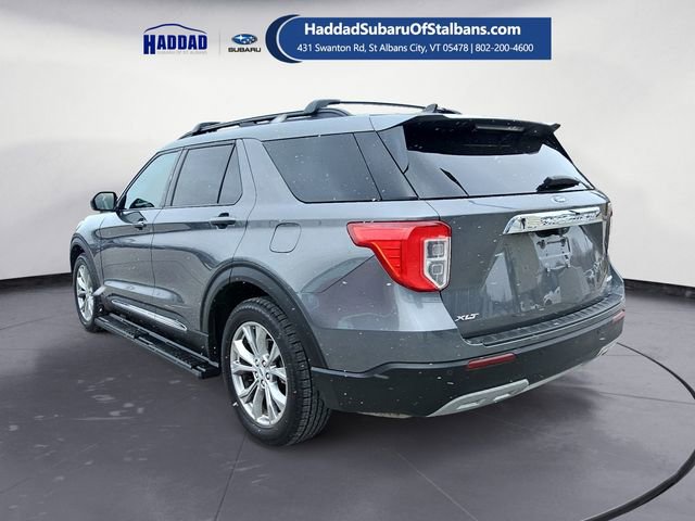 Used 2023 Ford Explorer XLT image 3