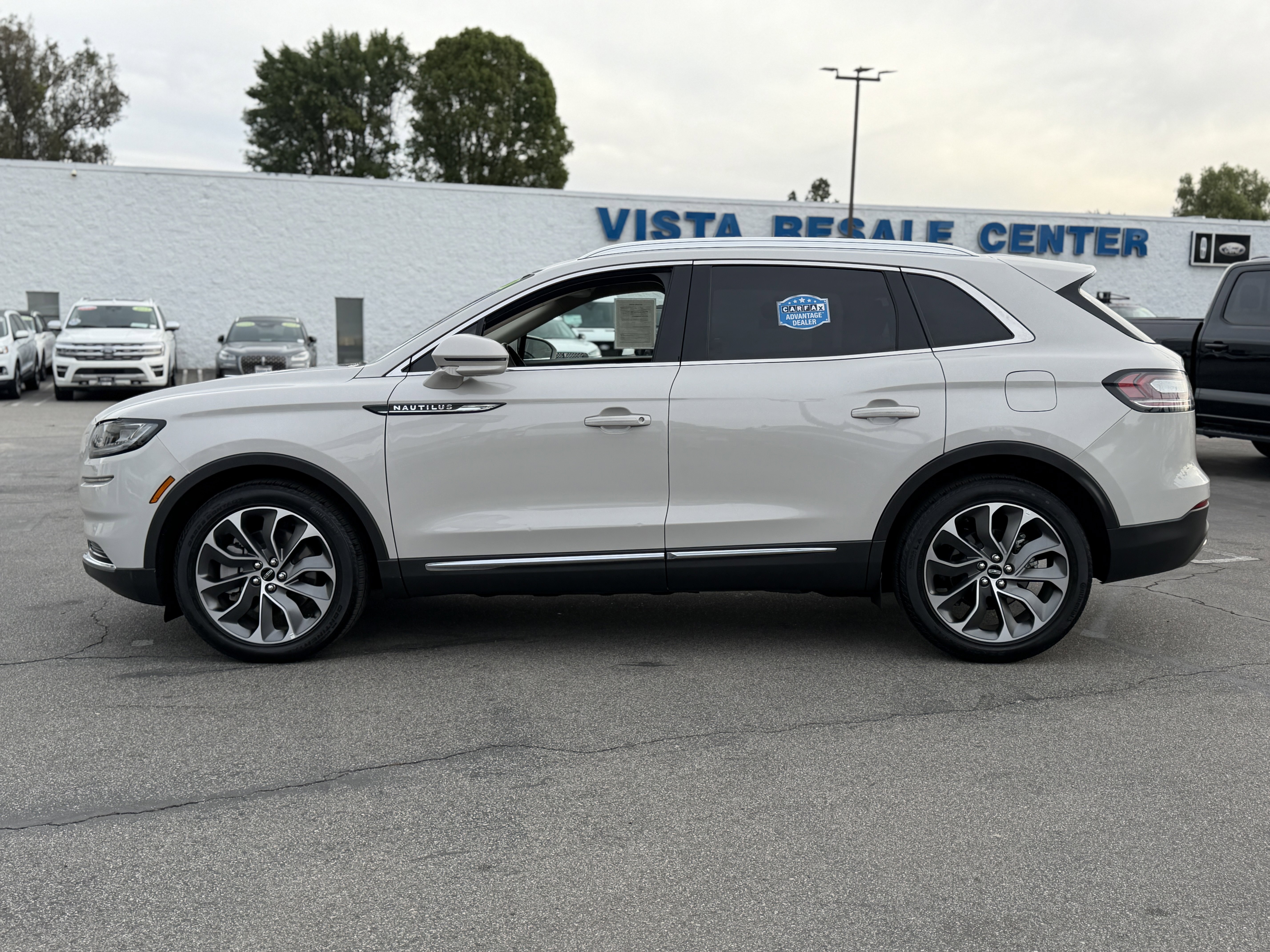 Certified 2023 Lincoln Nautilus Reserve w/ Luxury Package image 4