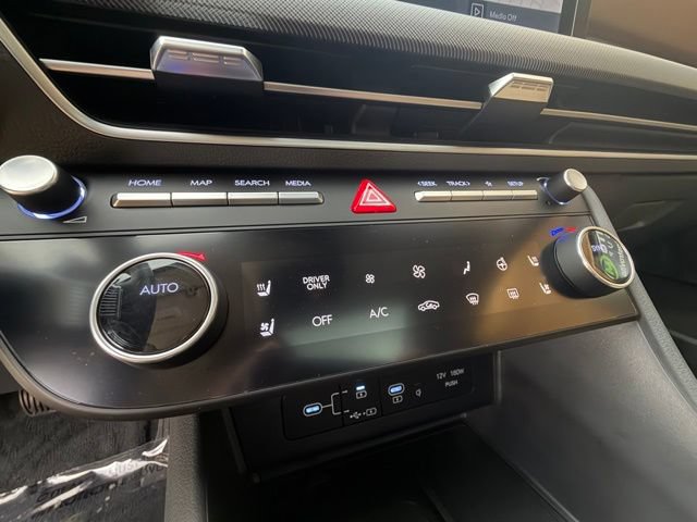 Used 2025 Hyundai Sonata Limited FWD image 28