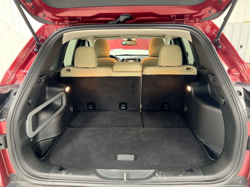 Used 2016 Jeep Cherokee Sport image 25