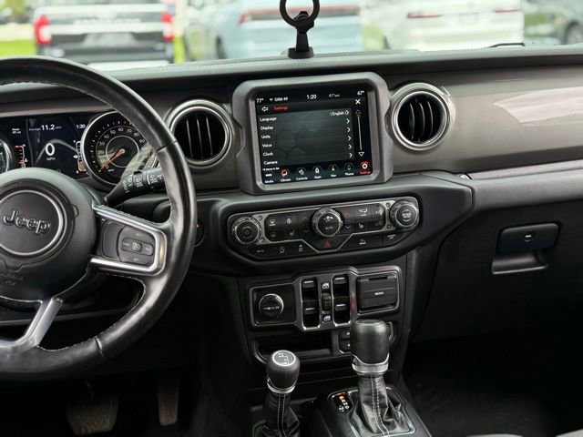 Used 2023 Jeep Wrangler Unlimited Sahara w/ Cold Weather Group AWD/4WD image 19