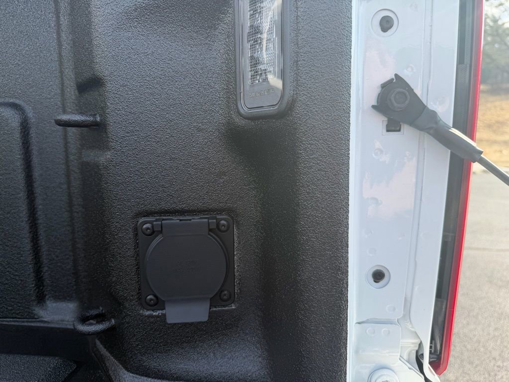 Used 2025 Chevrolet Silverado 2500 Custom w/ Custom Value Package image 33