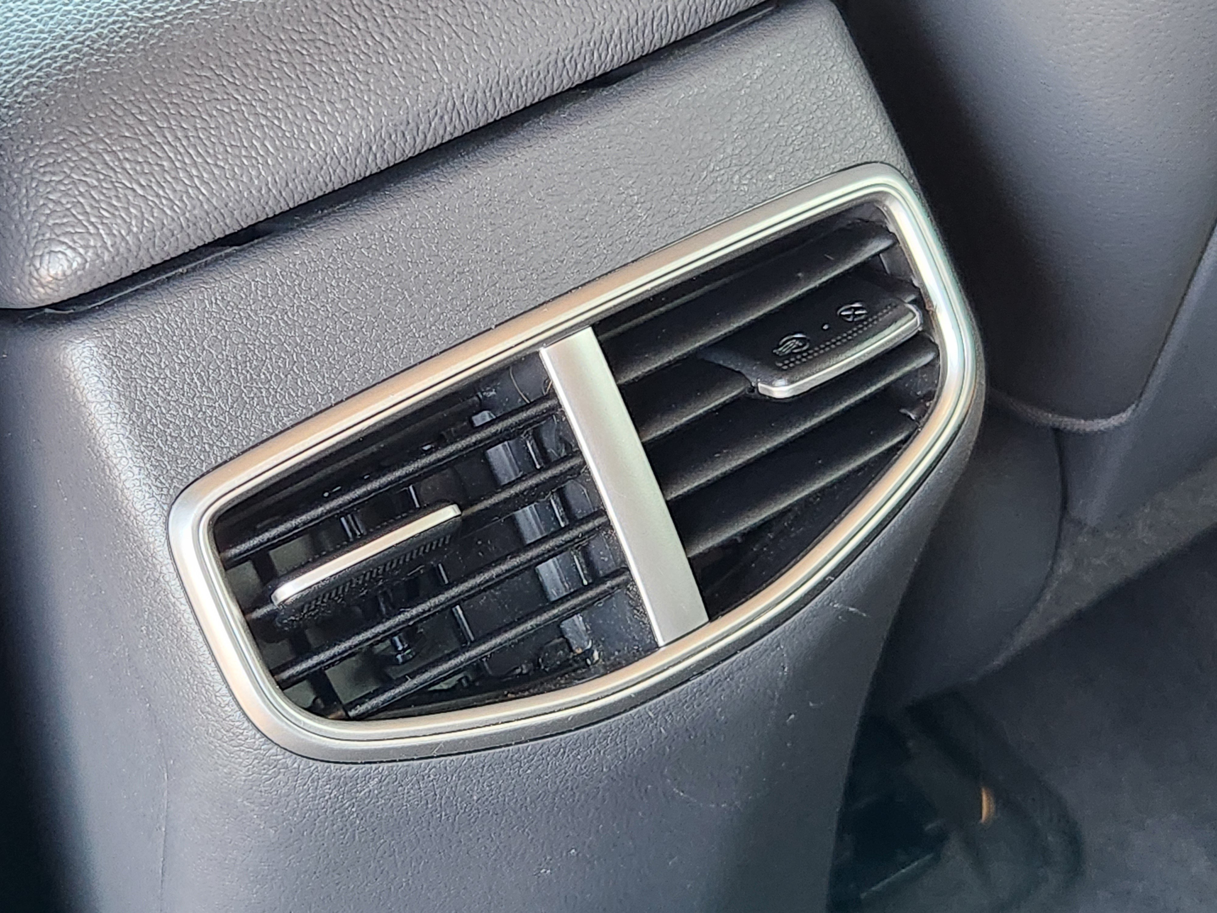 Used 2022 Hyundai Ioniq Limited FWD image 12